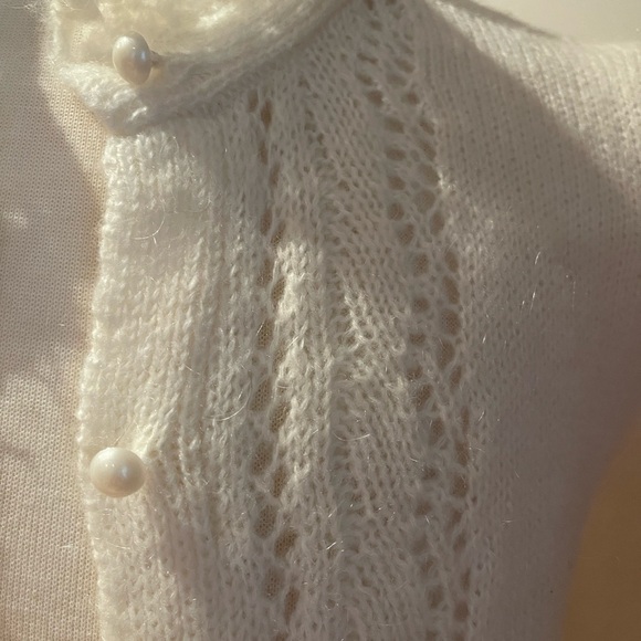 Knitted wool/cashmere cardigan with pearl buttons - Picture 3 of 3